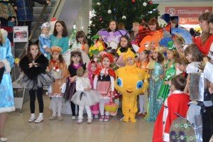 В преддверии зимних праздников проводится традиционный конкурс детских новогодних костюмов